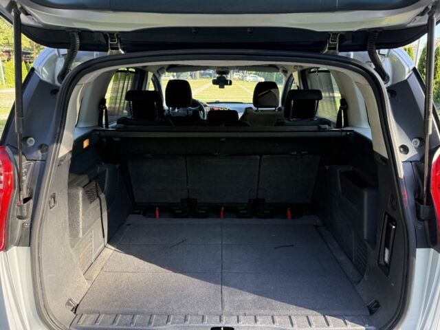 Сірий Пежо 5008, об'ємом двигуна 1.6 л та пробігом 252 тис. км за 7300 $, фото 11 на Automoto.ua