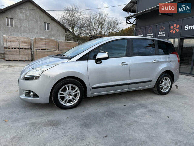 Серый Пежо 5008, объемом двигателя 1.56 л и пробегом 273 тыс. км за 7300 $, фото 3 на Automoto.ua