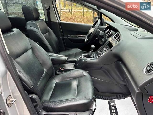 Серый Пежо 5008, объемом двигателя 1.6 л и пробегом 272 тыс. км за 7930 $, фото 16 на Automoto.ua