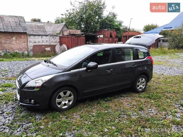 Серый Пежо 5008, объемом двигателя 2 л и пробегом 225 тыс. км за 9594 $, фото 8 на Automoto.ua