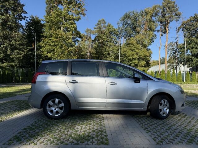Сірий Пежо 5008, об'ємом двигуна 1.6 л та пробігом 252 тис. км за 7300 $, фото 2 на Automoto.ua