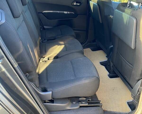 Сірий Пежо 5008, об'ємом двигуна 1.6 л та пробігом 278 тис. км за 7500 $, фото 16 на Automoto.ua