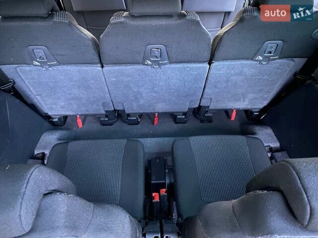 Сірий Пежо 5008, об'ємом двигуна 1.6 л та пробігом 278 тис. км за 7500 $, фото 13 на Automoto.ua