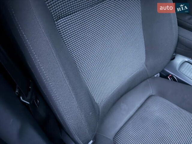 Сірий Пежо 5008, об'ємом двигуна 1.56 л та пробігом 227 тис. км за 6300 $, фото 49 на Automoto.ua