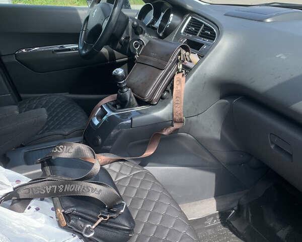 Серый Пежо 5008, объемом двигателя 2 л и пробегом 318 тыс. км за 8150 $, фото 15 на Automoto.ua