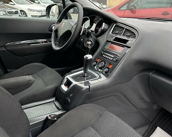 Серый Пежо 5008, объемом двигателя 1.6 л и пробегом 280 тыс. км за 7800 $, фото 18 на Automoto.ua