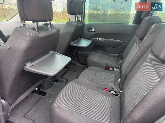 Пежо 5008 2010 в Ровно на Automoto.ua Серый Пежо 5008, объемом двигателя 2 л и пробегом 176 тыс. км за 9700 $, фото 22 на Automoto.ua