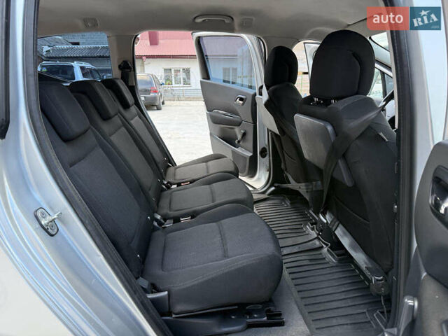 Серый Пежо 5008, объемом двигателя 1.56 л и пробегом 273 тыс. км за 7300 $, фото 25 на Automoto.ua