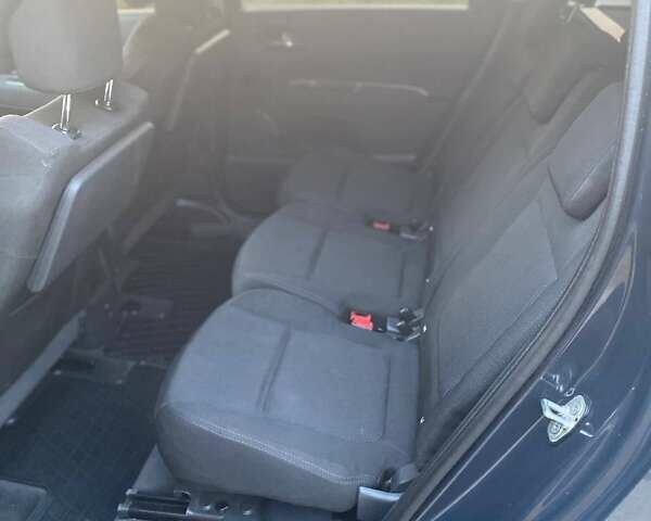 Серый Пежо 5008, объемом двигателя 1.56 л и пробегом 240 тыс. км за 8000 $, фото 3 на Automoto.ua