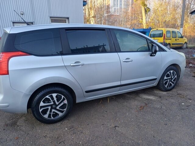 Серый Пежо 5008, объемом двигателя 1.6 л и пробегом 205 тыс. км за 5500 $, фото 4 на Automoto.ua