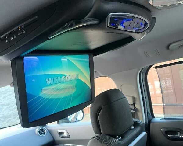 Серый Пежо 5008, объемом двигателя 2 л и пробегом 239 тыс. км за 7150 $, фото 20 на Automoto.ua
