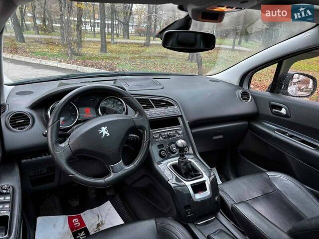 Серый Пежо 5008, объемом двигателя 1.6 л и пробегом 272 тыс. км за 7930 $, фото 15 на Automoto.ua