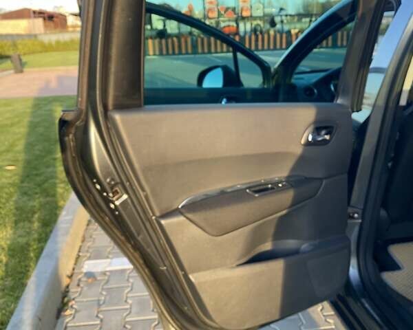 Сірий Пежо 5008, об'ємом двигуна 1.6 л та пробігом 278 тис. км за 7500 $, фото 20 на Automoto.ua