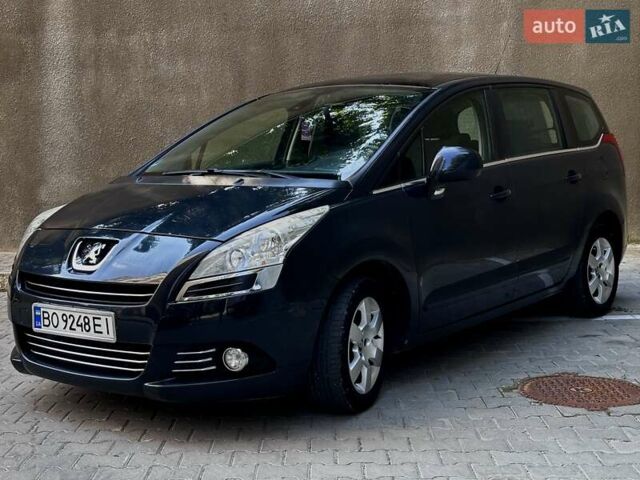 Серый Пежо 5008, объемом двигателя 1.6 л и пробегом 222 тыс. км за 7800 $, фото 1 на Automoto.ua
