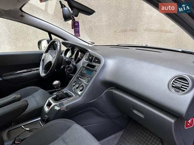 Серый Пежо 5008, объемом двигателя 1.6 л и пробегом 222 тыс. км за 7800 $, фото 24 на Automoto.ua