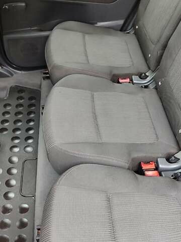 Сірий Пежо 5008, об'ємом двигуна 1.56 л та пробігом 254 тис. км за 7450 $, фото 33 на Automoto.ua