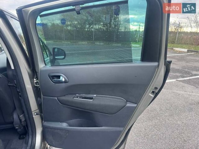 Пежо 5008 2010 в Ровно на Automoto.ua Серый Пежо 5008, объемом двигателя 2 л и пробегом 176 тыс. км за 9700 $, фото 21 на Automoto.ua