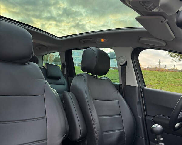 Серый Пежо 5008, объемом двигателя 2 л и пробегом 219 тыс. км за 8100 $, фото 6 на Automoto.ua