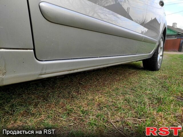 Серый Пежо 5008, объемом двигателя 1.6 л и пробегом 237 тыс. км за 7800 $, фото 3 на Automoto.ua