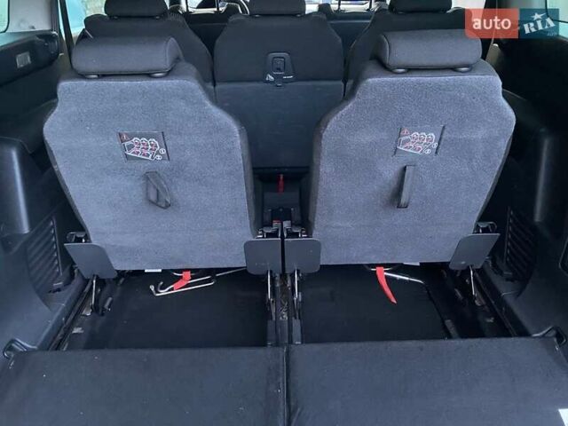 Сірий Пежо 5008, об'ємом двигуна 1.6 л та пробігом 278 тис. км за 7500 $, фото 11 на Automoto.ua