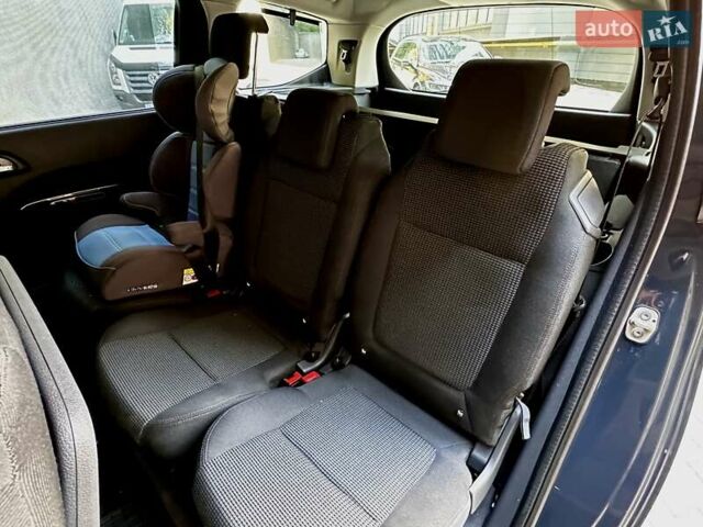 Серый Пежо 5008, объемом двигателя 1.6 л и пробегом 222 тыс. км за 7800 $, фото 15 на Automoto.ua