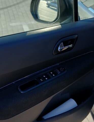 Серый Пежо 5008, объемом двигателя 1.6 л и пробегом 317 тыс. км за 6900 $, фото 33 на Automoto.ua