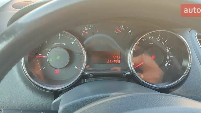 Сірий Пежо 5008, об'ємом двигуна 1.56 л та пробігом 254 тис. км за 7450 $, фото 34 на Automoto.ua