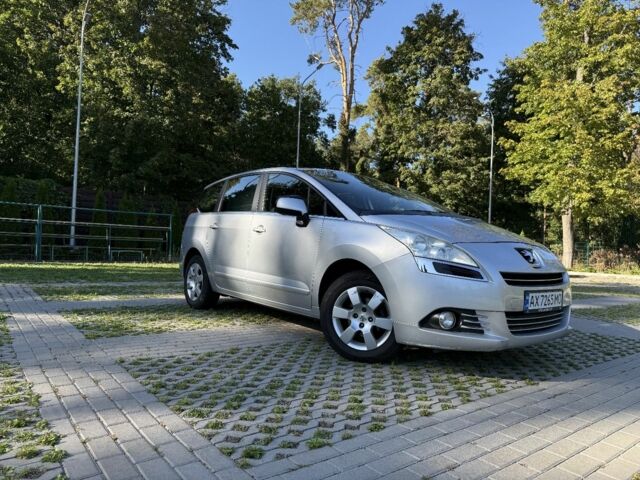 Сірий Пежо 5008, об'ємом двигуна 1.6 л та пробігом 252 тис. км за 7300 $, фото 1 на Automoto.ua