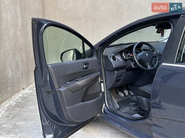 Серый Пежо 5008, объемом двигателя 1.6 л и пробегом 222 тыс. км за 7800 $, фото 27 на Automoto.ua