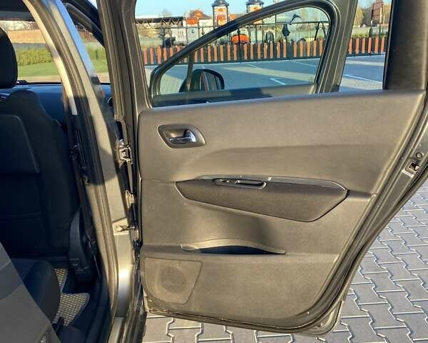 Сірий Пежо 5008, об'ємом двигуна 1.6 л та пробігом 278 тис. км за 7500 $, фото 15 на Automoto.ua