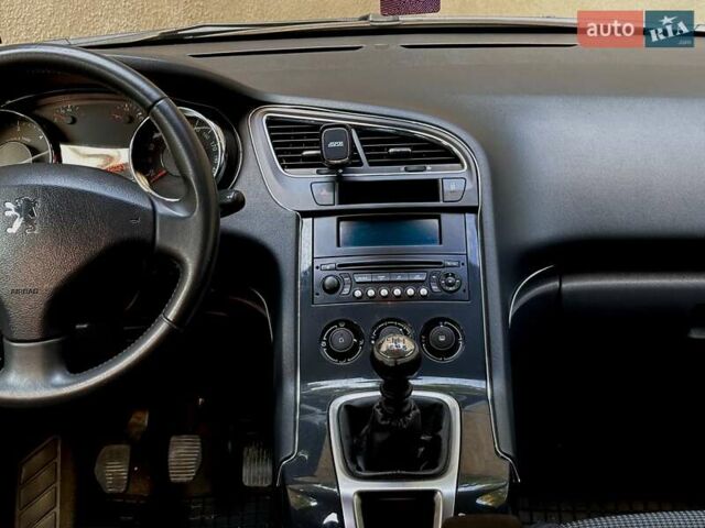 Серый Пежо 5008, объемом двигателя 1.6 л и пробегом 222 тыс. км за 7800 $, фото 13 на Automoto.ua