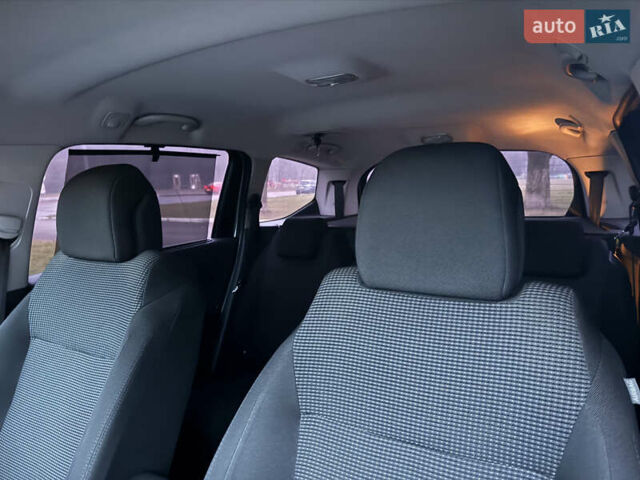 Сірий Пежо 5008, об'ємом двигуна 1.56 л та пробігом 227 тис. км за 6300 $, фото 40 на Automoto.ua