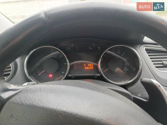 Сірий Пежо 5008, об'ємом двигуна 1.56 л та пробігом 336 тис. км за 7500 $, фото 4 на Automoto.ua