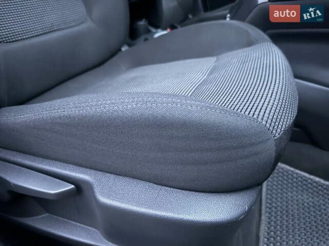 Сірий Пежо 5008, об'ємом двигуна 1.56 л та пробігом 227 тис. км за 6300 $, фото 46 на Automoto.ua