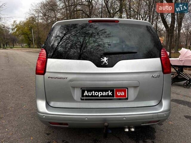 Серый Пежо 5008, объемом двигателя 1.6 л и пробегом 272 тыс. км за 7930 $, фото 3 на Automoto.ua