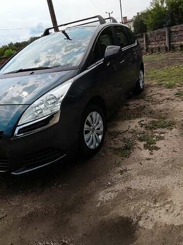 Сірий Пежо 5008, об'ємом двигуна 1.56 л та пробігом 254 тис. км за 7450 $, фото 4 на Automoto.ua