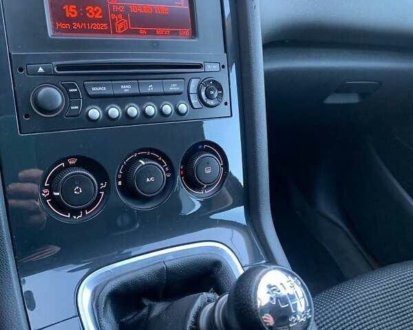 Серый Пежо 5008, объемом двигателя 2 л и пробегом 239 тыс. км за 7150 $, фото 23 на Automoto.ua