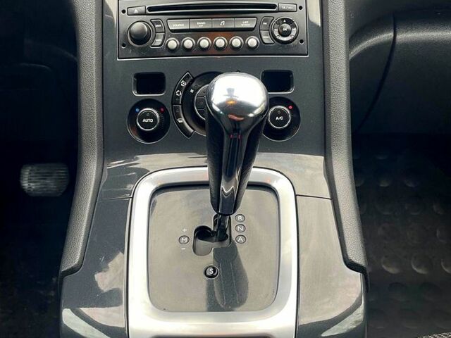 Сірий Пежо 5008, об'ємом двигуна 1.6 л та пробігом 235 тис. км за 7800 $, фото 10 на Automoto.ua