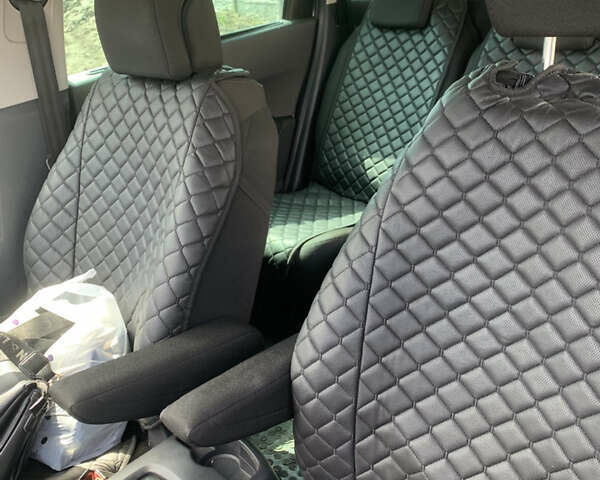 Серый Пежо 5008, объемом двигателя 2 л и пробегом 318 тыс. км за 8150 $, фото 12 на Automoto.ua