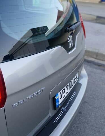 Серый Пежо 5008, объемом двигателя 1.6 л и пробегом 317 тыс. км за 6900 $, фото 16 на Automoto.ua