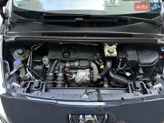 Серый Пежо 5008, объемом двигателя 1.6 л и пробегом 222 тыс. км за 7800 $, фото 28 на Automoto.ua