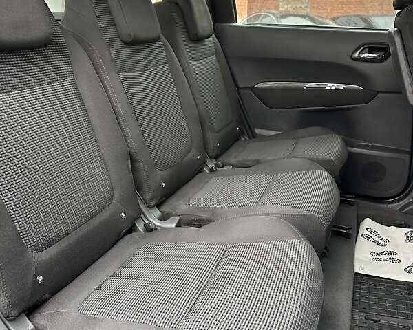 Серый Пежо 5008, объемом двигателя 1.6 л и пробегом 280 тыс. км за 7800 $, фото 17 на Automoto.ua