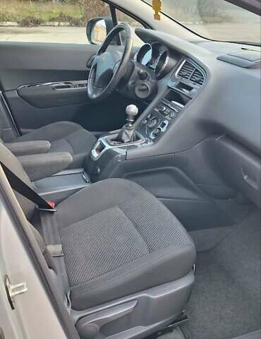 Серый Пежо 5008, объемом двигателя 1.6 л и пробегом 214 тыс. км за 6999 $, фото 21 на Automoto.ua