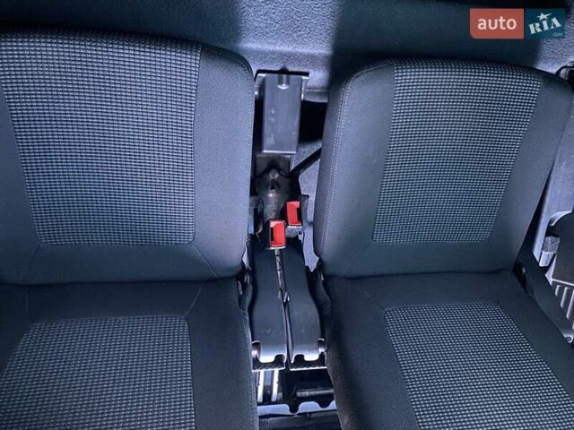 Сірий Пежо 5008, об'ємом двигуна 1.6 л та пробігом 278 тис. км за 7500 $, фото 12 на Automoto.ua