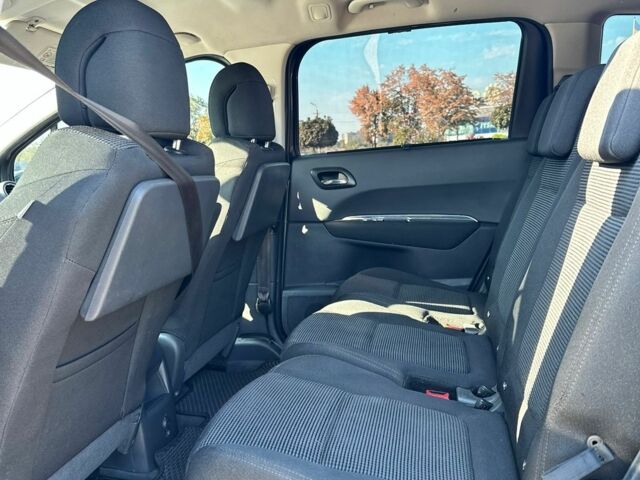 Серый Пежо 5008, объемом двигателя 1.6 л и пробегом 215 тыс. км за 7000 $, фото 5 на Automoto.ua