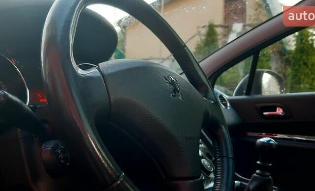 Серый Пежо 5008, объемом двигателя 1.56 л и пробегом 240 тыс. км за 7999 $, фото 12 на Automoto.ua