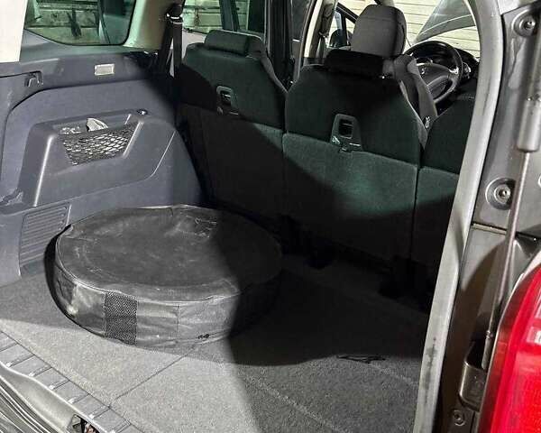 Серый Пежо 5008, объемом двигателя 1.6 л и пробегом 179 тыс. км за 6500 $, фото 22 на Automoto.ua