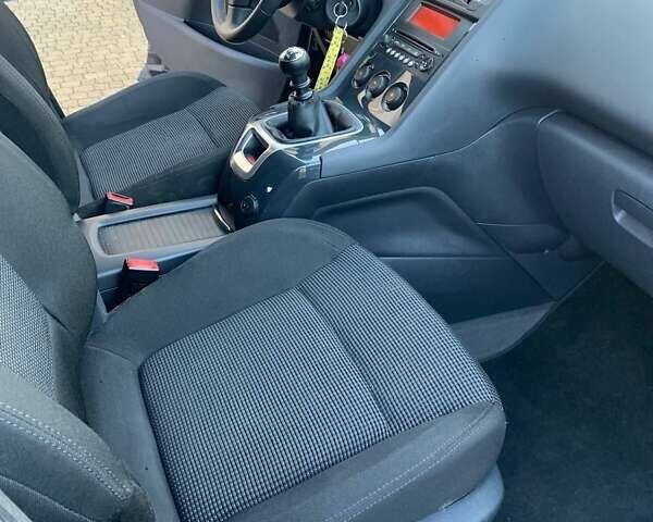 Серый Пежо 5008, объемом двигателя 2 л и пробегом 239 тыс. км за 7150 $, фото 29 на Automoto.ua