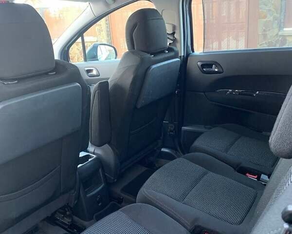 Серый Пежо 5008, объемом двигателя 2 л и пробегом 239 тыс. км за 7150 $, фото 25 на Automoto.ua