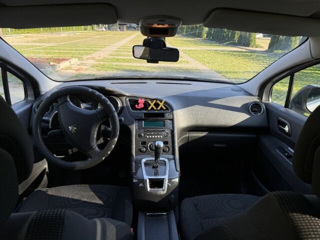 Сірий Пежо 5008, об'ємом двигуна 1.6 л та пробігом 252 тис. км за 7300 $, фото 8 на Automoto.ua